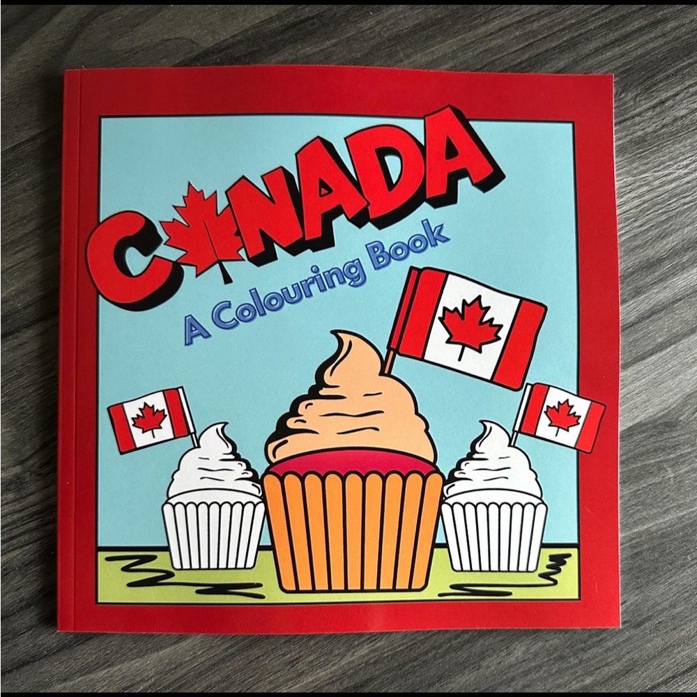 Canada Colouring Book: 30 Easy Canadian Designs